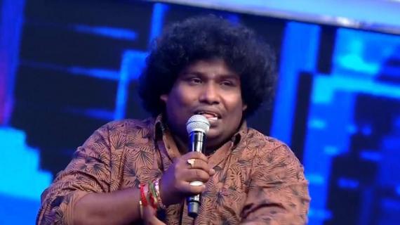 Yogi Babu at Sarkar audio launch