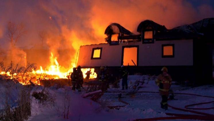 Family locked in, house set afire in Chennai - Daily news Family locked in, house set afire in Chennai - Daily news