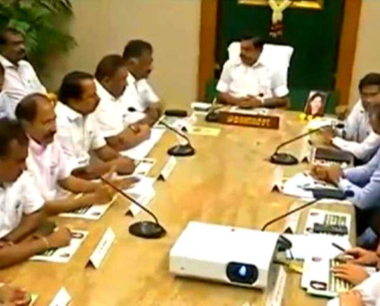 40 ஐ.ஏ.எஸ் அதிகாரிகளை கொண்ட 12 குழுக்களுடன் முதலமைச்சர் ஆலோசனை! - Daily news
