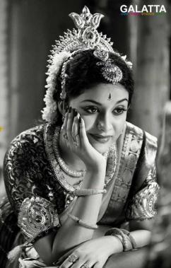 Keerthy Suresh in Nadigaiyar Thilagam and Mahanati