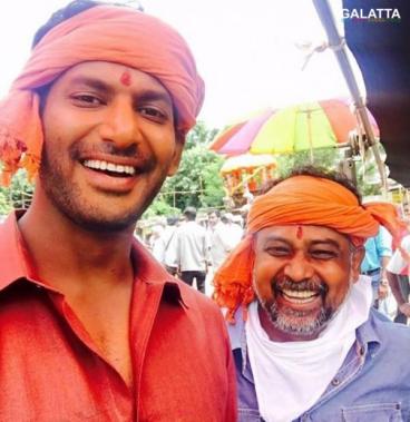 Vishal and Lingusamy at Sandakozhi 2 shooting spot