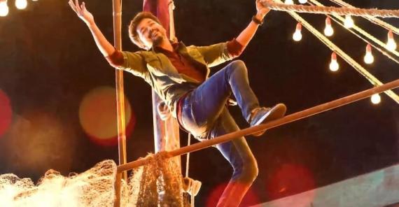 Thalapathy Vijay in Simtaanagaran song in Sarkar