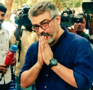 Ajith greeting fans