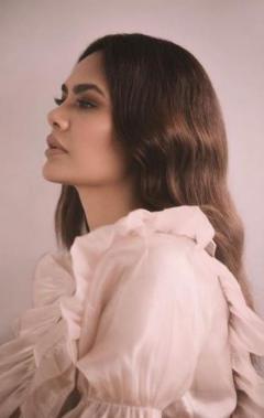 Esha Gupta Esha Gupta