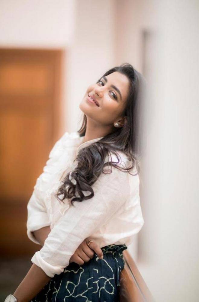 Aishwarya Rajesh - Photos Stills Images Aishwarya Rajesh - Photos Stills Images