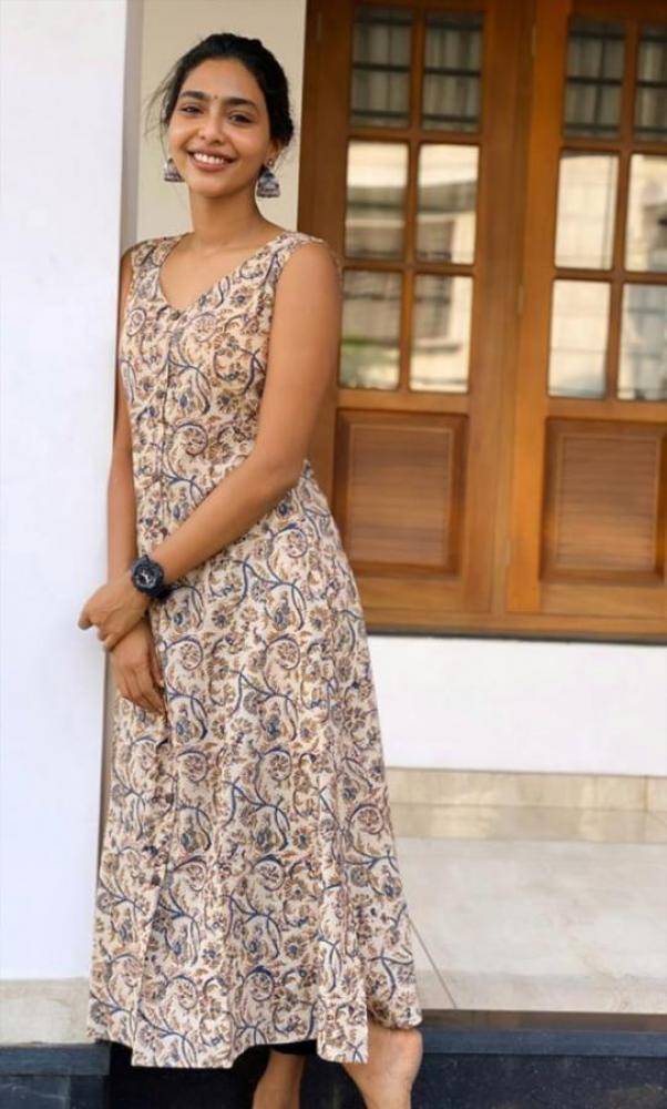 Aishwarya Lekshmi - Photos Stills Images Aishwarya Lekshmi - Photos Stills Images