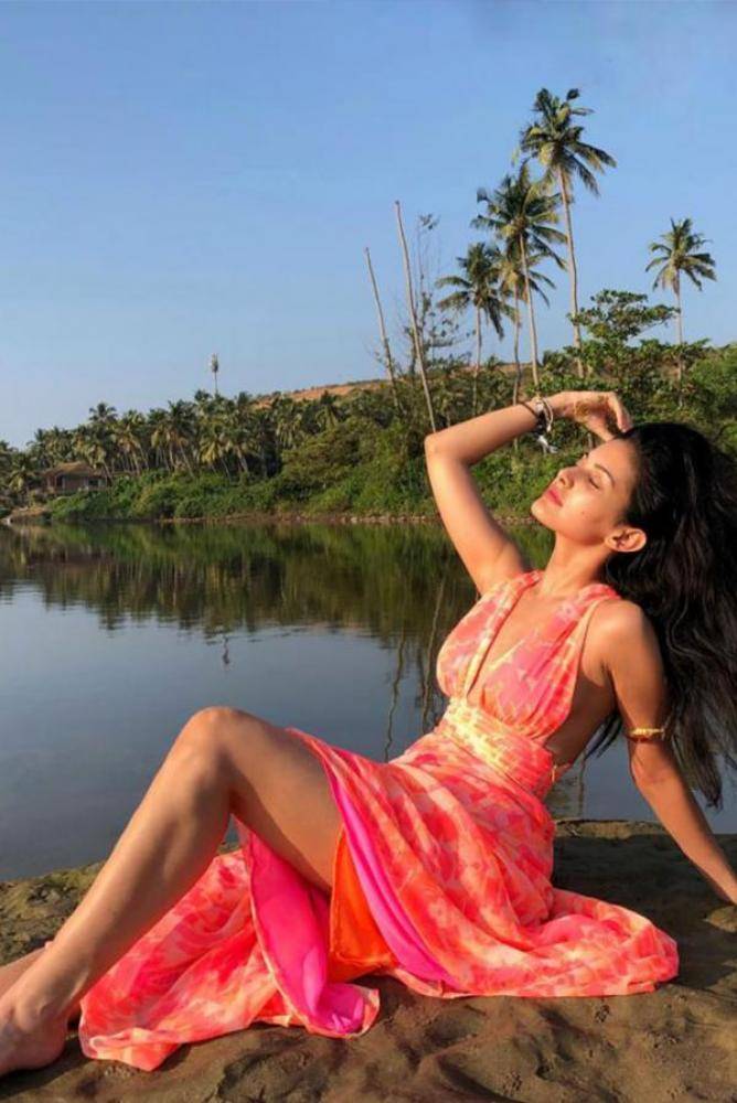 Amyra Dastur - Photos Stills Images Amyra Dastur - Photos Stills Images