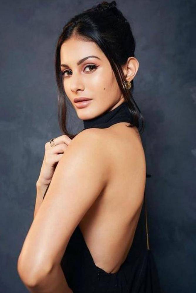 Amyra Dastur - Photos Stills Images Amyra Dastur - Photos Stills Images