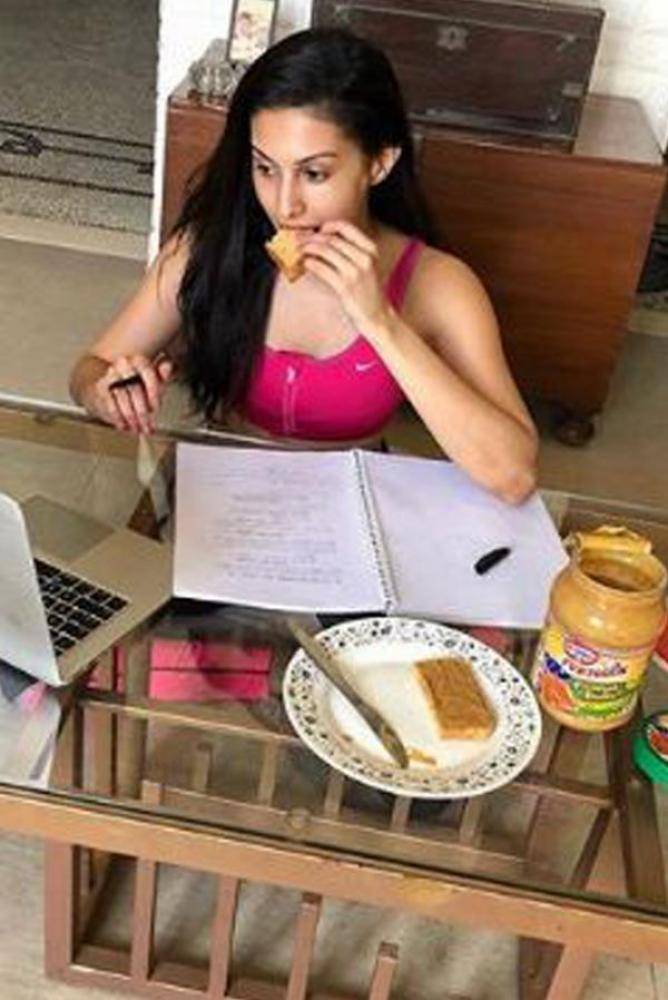 Amyra Dastur - Photos Stills Images Amyra Dastur - Photos Stills Images