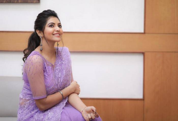 Athulya Ravi - Photos Stills Images Athulya Ravi - Photos Stills Images