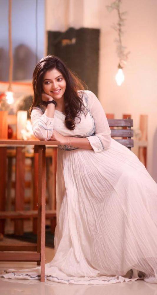 Athulya Ravi - Photos Stills Images Athulya Ravi - Photos Stills Images