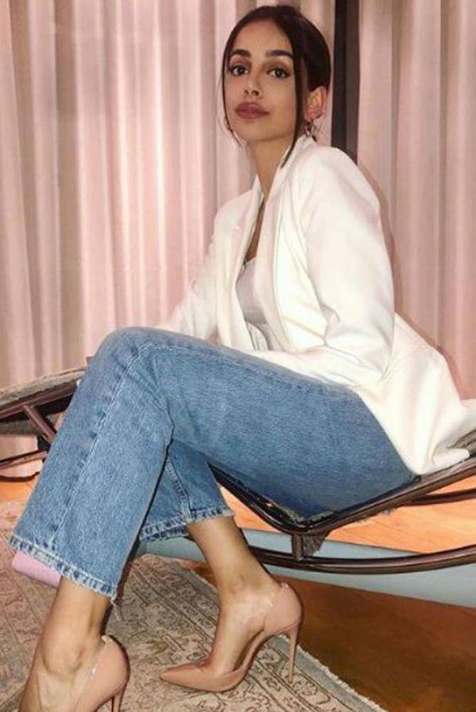 Banita Sandhu - Photos Stills Images Banita Sandhu - Photos Stills Images