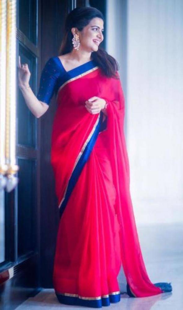 Dhivya Dharshini - Photos Stills Images Dhivya Dharshini - Photos Stills Images