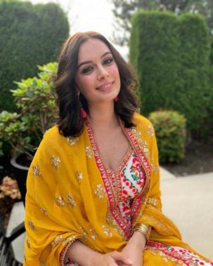 Evelyn Sharma Evelyn Sharma