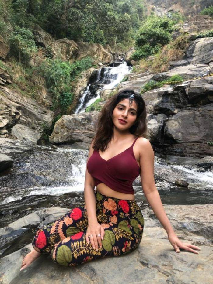 Iswarya Menon - Photos Stills Images Iswarya Menon - Photos Stills Images