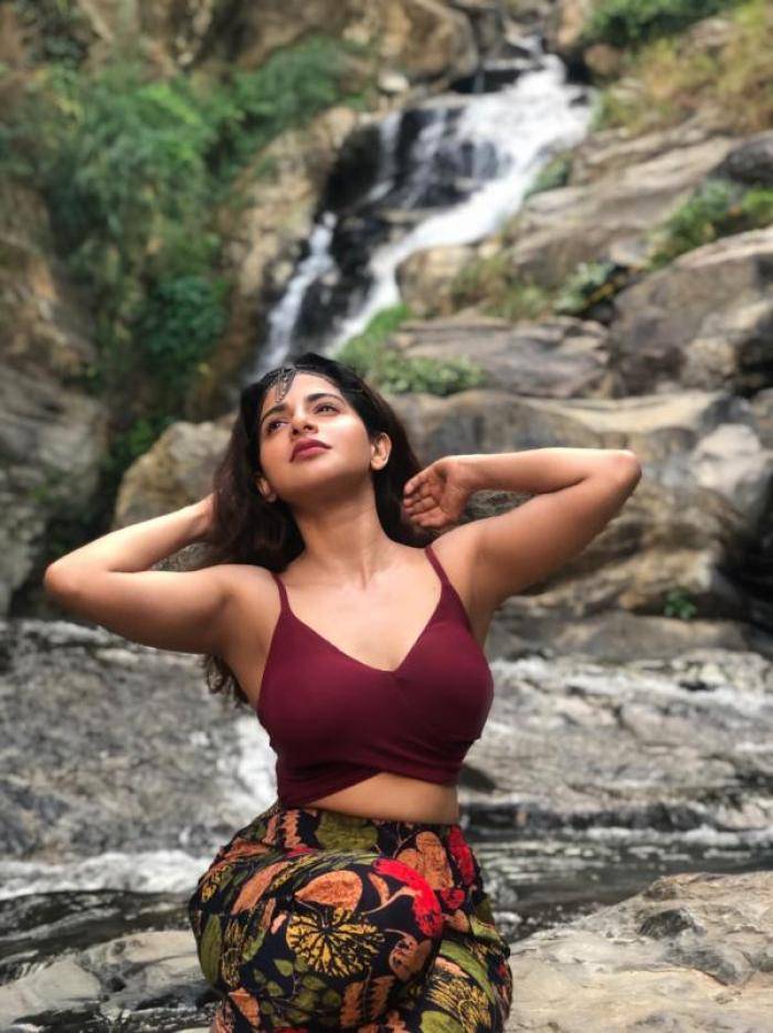 Iswarya Menon - Photos Stills Images Iswarya Menon - Photos Stills Images