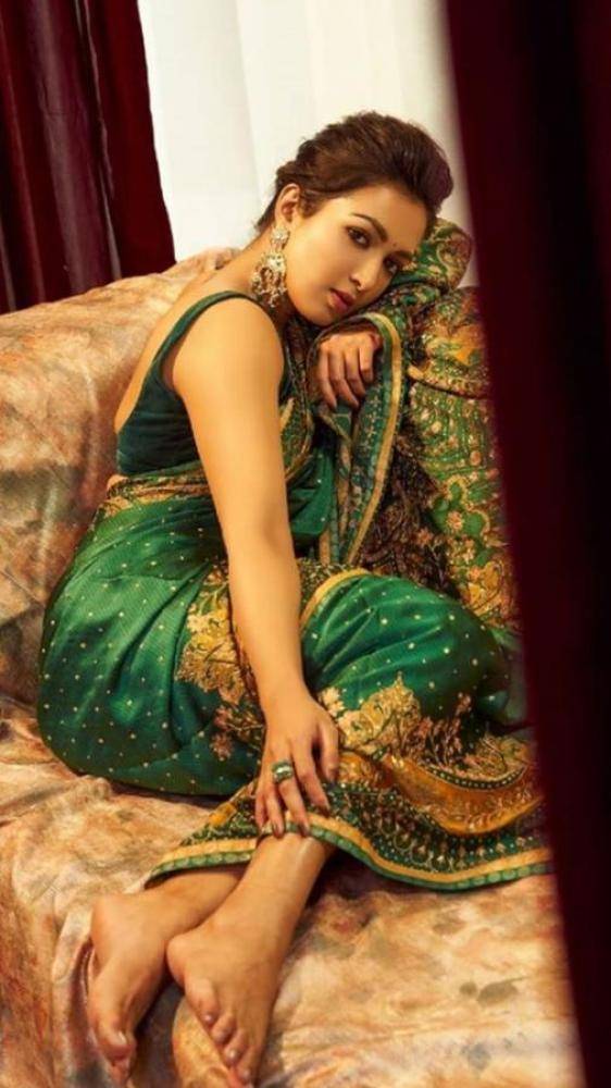 Catherine Tresa - Photos Stills Images Catherine Tresa - Photos Stills Images