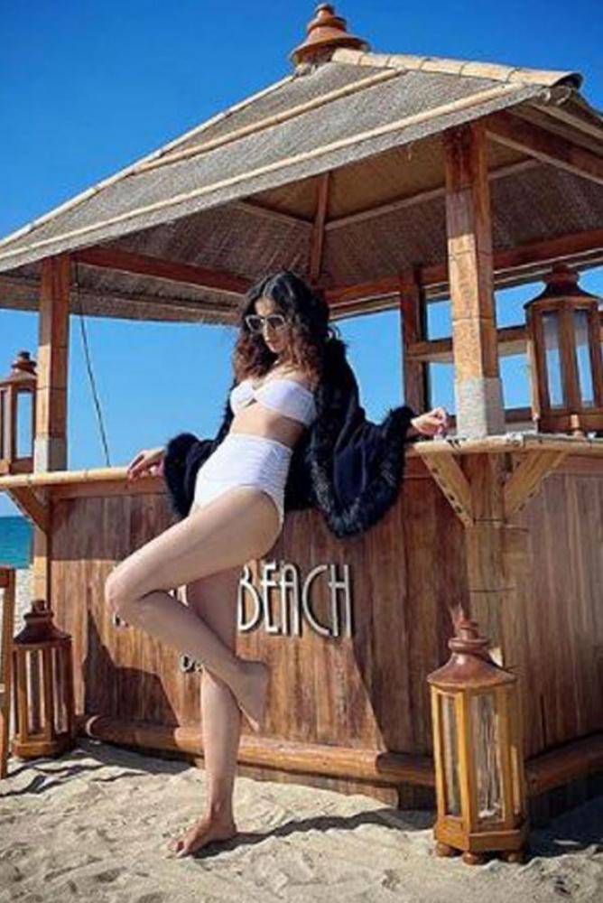 Raai Laxmi - Photos Stills Images Raai Laxmi - Photos Stills Images