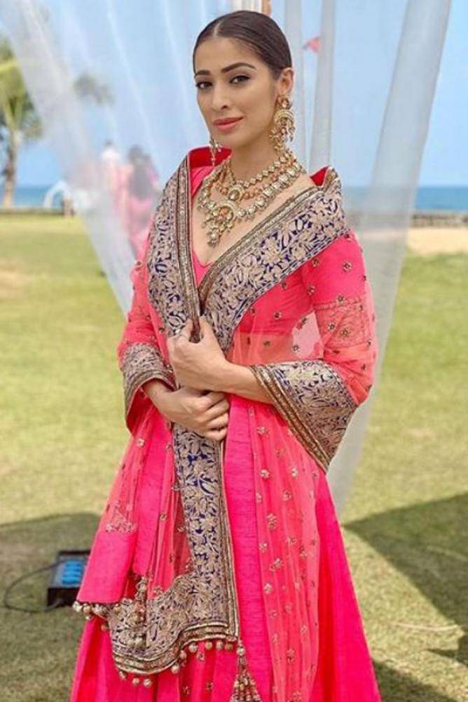 Raai Laxmi - Photos Stills Images Raai Laxmi - Photos Stills Images