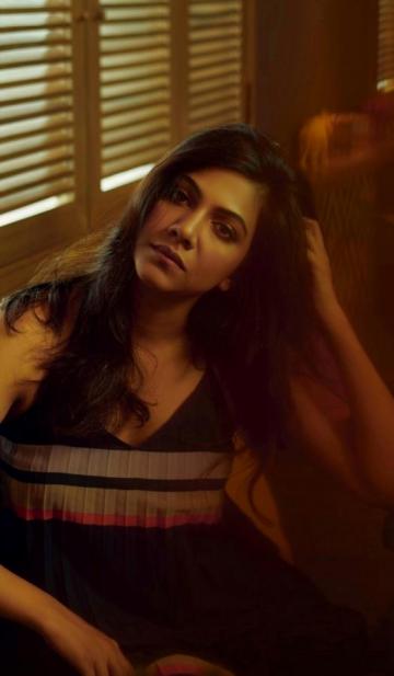 Madonna Sebastian - Photos Stills Images Madonna Sebastian - Photos Stills Images