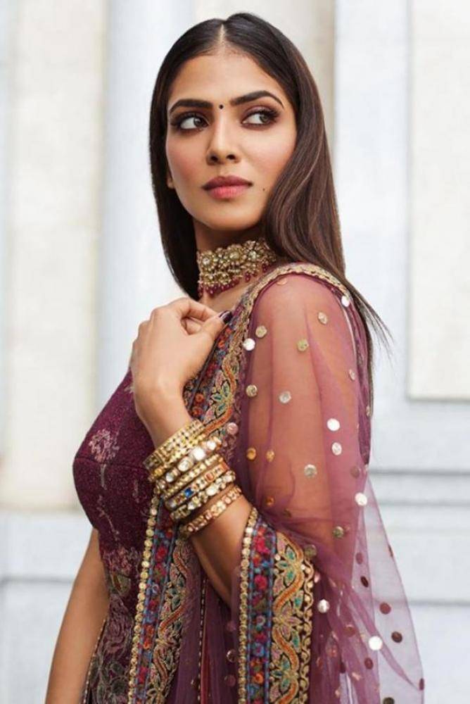 Malavika Mohanan - Photos Stills Images Malavika Mohanan - Photos Stills Images