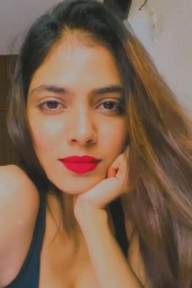 Malavika Mohanan - Photos Stills Images Malavika Mohanan - Photos Stills Images
