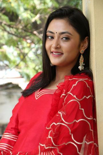 Megha Chowdhury - Photos Stills Images Megha Chowdhury - Photos Stills Images