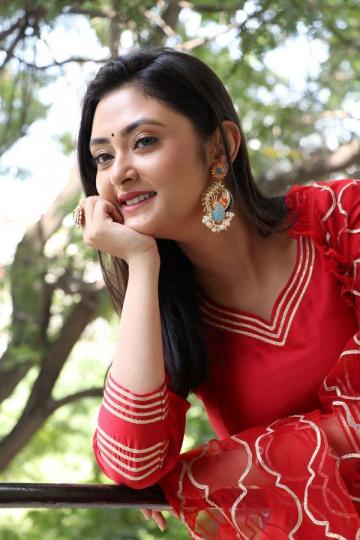 Megha Chowdhury - Photos Stills Images Megha Chowdhury - Photos Stills Images