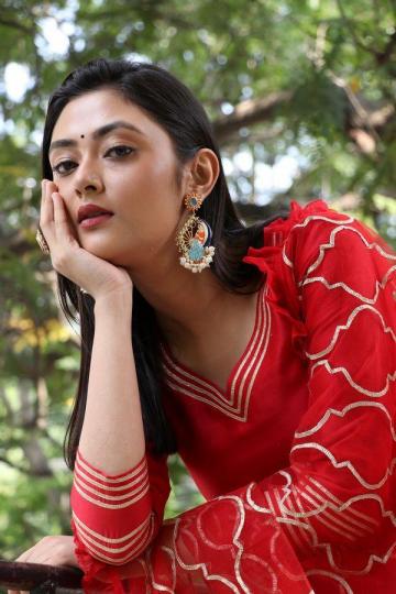 Megha Chowdhury - Photos Stills Images Megha Chowdhury - Photos Stills Images
