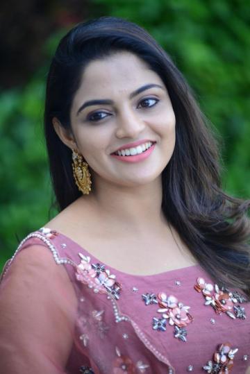 Nikhila Vimal - Photos Stills Images Nikhila Vimal - Photos Stills Images