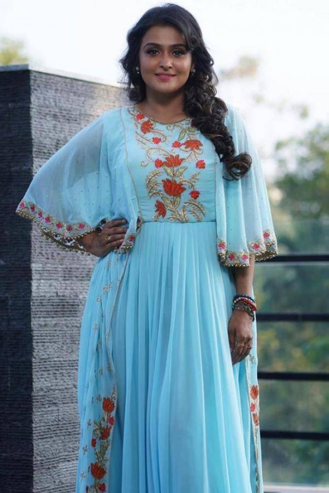 Remya Nambeesan - Photos Stills Images Remya Nambeesan - Photos Stills Images