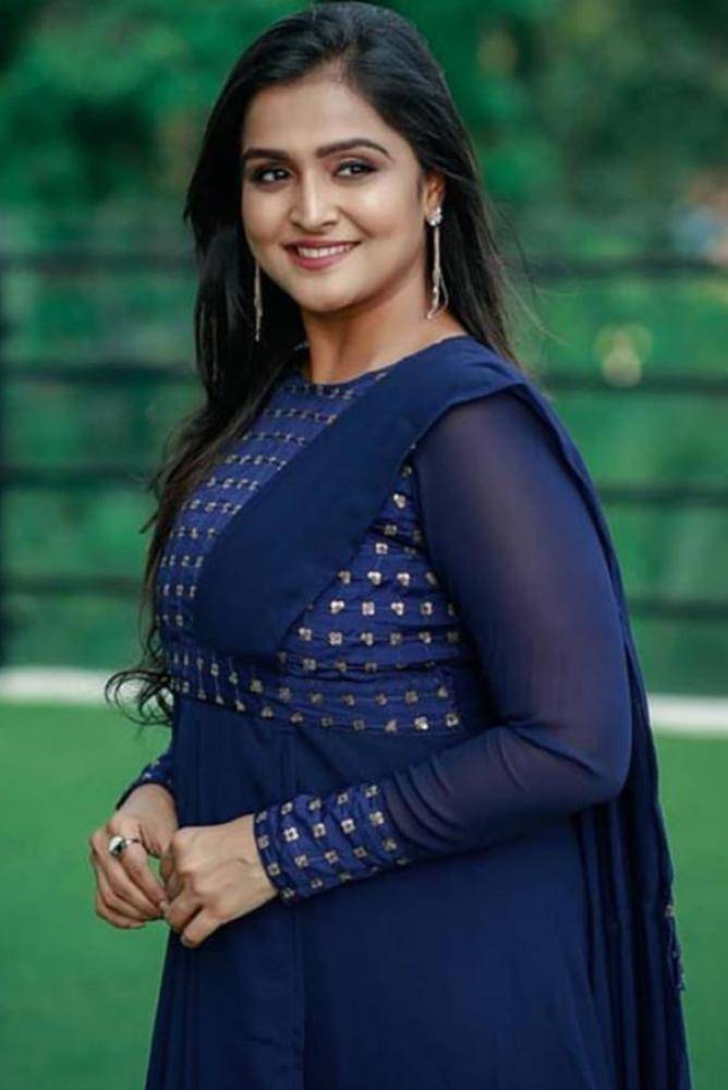 Remya Nambeesan - Photos Stills Images Remya Nambeesan - Photos Stills Images