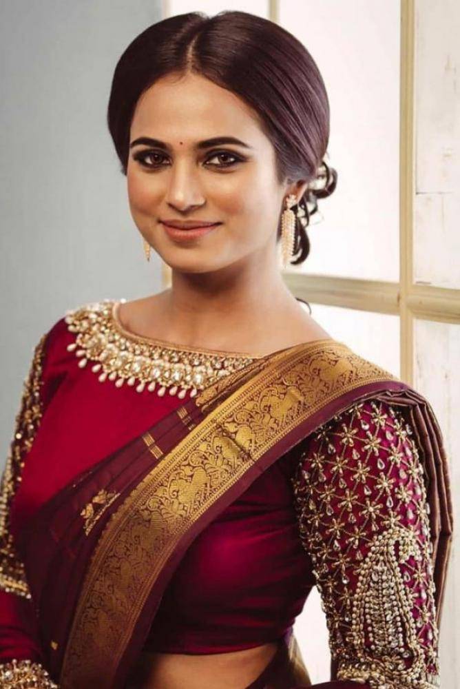 Ramya Pandian - Photos Stills Images Ramya Pandian - Photos Stills Images