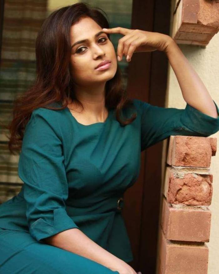 Ramya Pandian - Photos Stills Images Ramya Pandian - Photos Stills Images