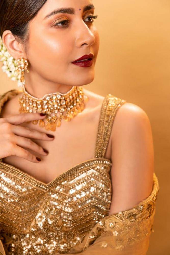 Rashi Khanna - Photos Stills Images Rashi Khanna - Photos Stills Images