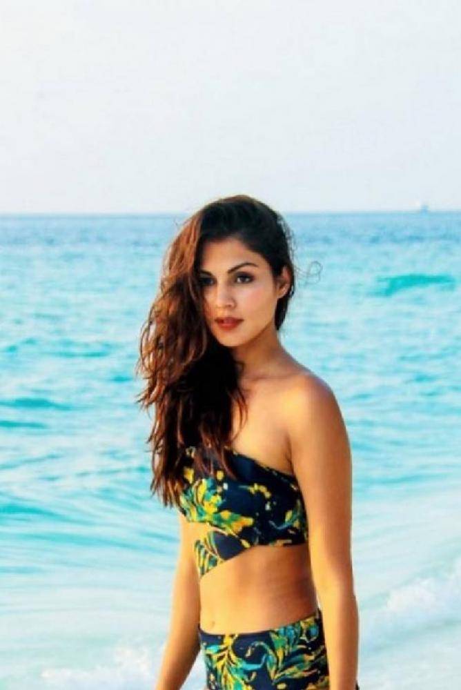 Rhea Chakraborty - Photos Stills Images