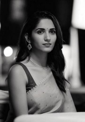 Ruhani Sharma - Photos Stills Images Ruhani Sharma - Photos Stills Images