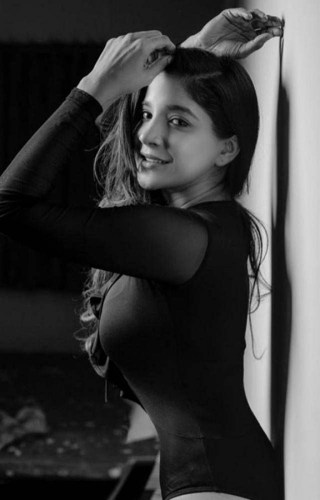 Sakshi Agarwal - Photos Stills Images Sakshi Agarwal - Photos Stills Images