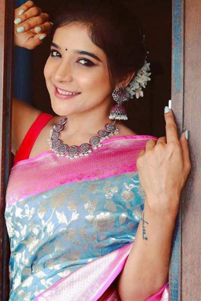 Sakshi Agarwal - Photos Stills Images Sakshi Agarwal - Photos Stills Images