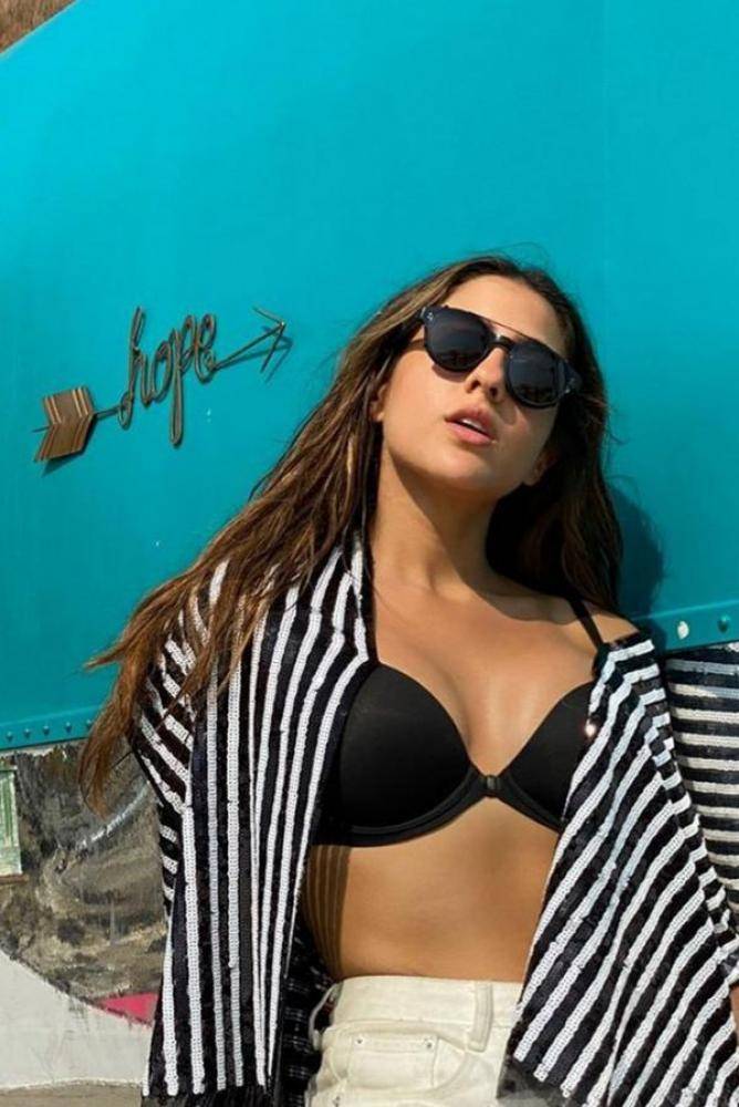 Sara Ali Khan - Photos Stills Images Sara Ali Khan - Photos Stills Images