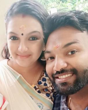 Saranya Mohan - Photos Stills Images Saranya Mohan - Photos Stills Images