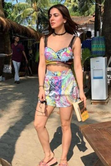 Shraddha Arya - Photos Stills Images Shraddha Arya - Photos Stills Images