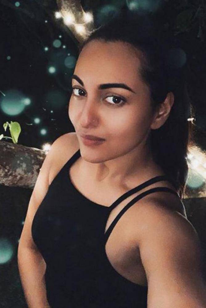 Sonakshi Sinha - Photos Stills Images Sonakshi Sinha - Photos Stills Images