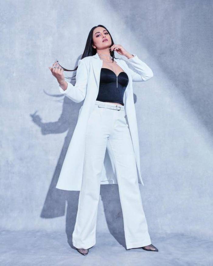 Sonakshi Sinha - Photos Stills Images Sonakshi Sinha - Photos Stills Images