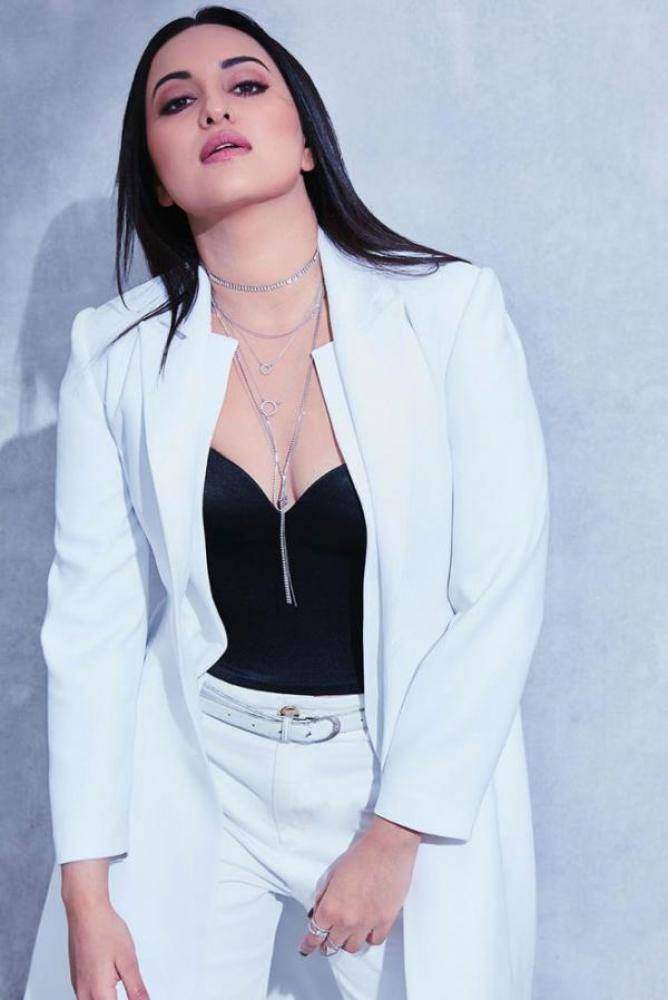 Sonakshi Sinha - Photos Stills Images Sonakshi Sinha - Photos Stills Images