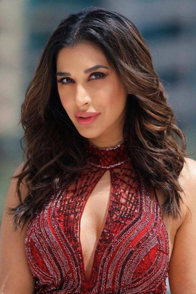 Sophie Choudry - Photos Stills Images Sophie Choudry - Photos Stills Images