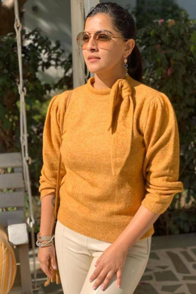 Varalakshmi Sarathkumar - Photos Stills Images Varalakshmi Sarathkumar - Photos Stills Images
