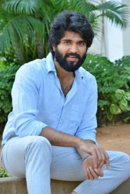 vijay devarakonda tamil actor photos images stills for free galatta vijay devarakonda tamil actor photos