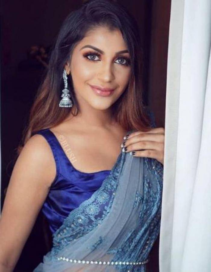 Yashika Aannand - Photos Stills Images Yashika Aannand - Photos Stills Images