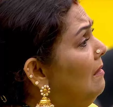 Reshma Cried In BigBoss Season Three Fathima Sherin Crying 